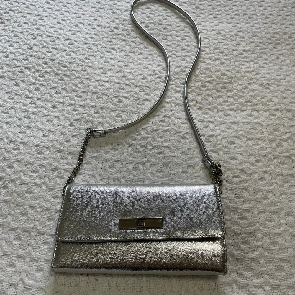 Liz Claiborne Silver Phone Case Wallet with Strap‎